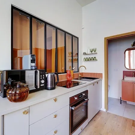 아파트 Cozy Flat With Jacuzzi - 2bdr *